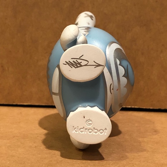 Kidrobot and Jeremy “MAD” Madl HolidAPE Dunny - Picture 6 of 6